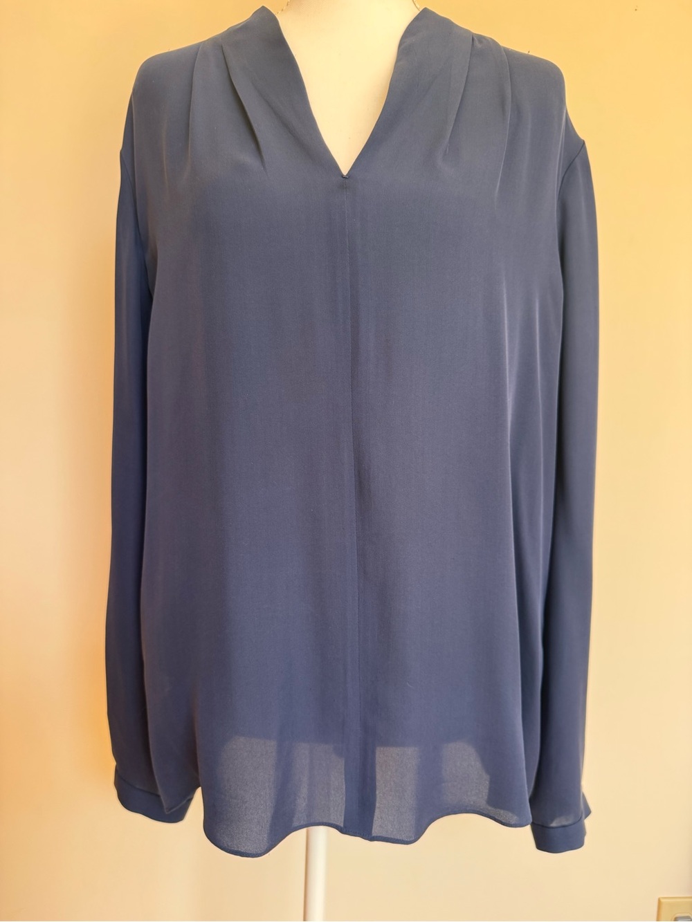Women's Navy Blue V-Neck Long Sleeve Blouse